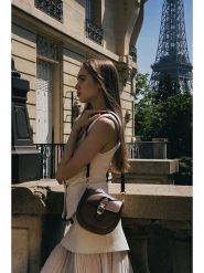 Abaco Skórzana torebka "Polly" w kolorze brązowym - 21 x 19 x 6 cm rozmiar: onesize. Brązowe torebki klasyczne damskie Abaco, bez wzorów, z materiału, bez dodatków. Za 322.73 zł.