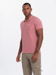 Męska jednokolorowa koszulka polo BASIC z dzianiny pique - ciemnoróżowa V7. Czerwone koszulki polo męskie Ombre Clothing, m, z aplikacjami, z bawełny, bez ramiączek. W wyprzedaży za 79.99 zł.