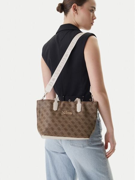 Guess Torebka J6RZ13 WFMF0 Brązowy. Brązowe torebki klasyczne damskie Guess, z aplikacjami, ze skóry, bez dodatków. Za 235.99 zł.