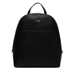 Plecak Calvin Klein. Czarne plecaki damskie CALVIN KLEIN, bez wzorów. Za 389.99 zł.