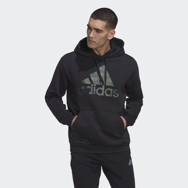 Bluza z nadrukiem z polaru adidas Essentials. Czarne bluzy bez kaptura męskie Adidas, bez wzorów, z bawełny, bez kołnierzyka, bez ramiączek. Za 259.30 zł.