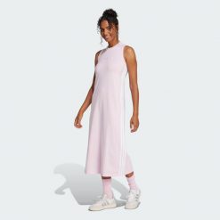 Sukienka Essentials 3-Stripes Long Racerback. Białe sukienki damskie Adidas, s, bez wzorów, bez kołnierzyka, bez ramiączek, maxi. Za 199.00 zł.