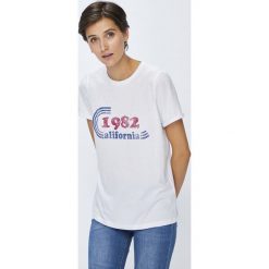Vero Moda - Top. Białe topy damskie Vero Moda, l, bez wzorów, z bawełny, bez kołnierzyka. W wyprzedaży za 34.90 zł.