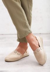 Beżowe Espadryle Undefeatability. Brązowe espadryle damskie Born2be, bez wzorów, z jeansu, bez obcasa, na płaskiej podeszwie. Za 74.99 zł.