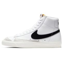 Buty Nike Blazer Mid '77 W CZ1055 100 białe. Białe buty sportowe na co dzień damskie bez wzorów, z gumy. Za 544.31 zł.