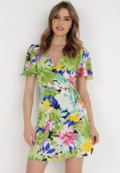 Zielona Sukienka Chionis. Zielone sukienki damskie Born2be, na lato, l, bez wzorów, bez kołnierzyka, bez ramiączek, mini, kopertowe. W wyprzedaży za 143.99 zł.