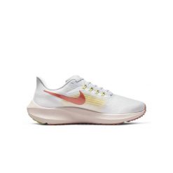 Buty do biegania damskie Nike Wmns Air Zoom Pegasus 39. Białe obuwie do biegania damskie Nike. Za 604.00 zł.