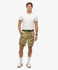 Superdry Parachute Light Shorts z ripstopu z efektem vintage. Zielone szorty męskie Superdry., bez wzorów, z bawełny, militarne. Za 288.35 zł.
