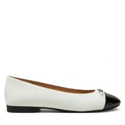 Baleriny MICHAEL Michael Kors. Białe baleriny damskie MICHAEL Michael Kors, bez wzorów, bez obcasa. Za 369.99 zł.