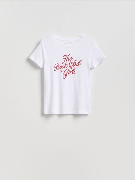 T-shirt z nadrukiem - biały. Białe t-shirty damskie Reserved, l, bez wzorów, z bawełny, bez kołnierzyka. W wyprzedaży za 25.99 zł.