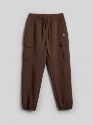 4F Spodnie dresowe cargo męskie - brązowe S. Brązowe spodnie dresowe męskie 4f, bez wzorów, z dresówki. Za 229.99 zł.