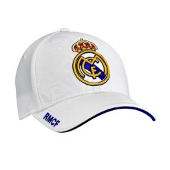 Czapka z daszkiem Real Madryt - oficjalna licencjonowana. Białe czapki męskie Real Madrid, bez wzorów. W wyprzedaży za 111.42 zł.