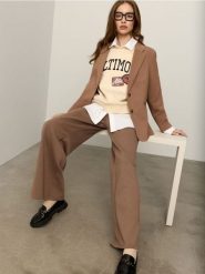 Eleganckie spodnie wide leg z domieszką wiskozy - brązowy. Brązowe spodnie materiałowe damskie Sinsay, bez wzorów, z wiskozy, eleganckie. Za 59.99 zł.