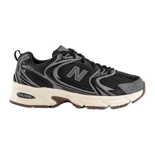 Damskie tenisówki New Balance. Czarne obuwie do biegania damskie New Balance. Za 558.25 zł.