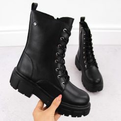 Skórzane botki damskie workery czarne Filippo DBT4759. Czarne botki damskie Filippo, ze skóry, bez obcasa, bez zapięcia. Za 160.00 zł.