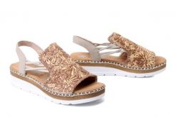 RIEKER V1268-64 beige, sandały damskie. Brązowe sandały damskie Rieker, bez wzorów, bez obcasa, na koturnie. Za 263.92 zł.