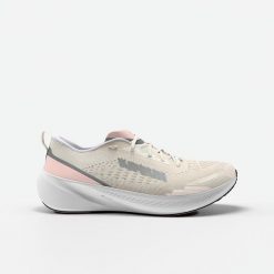 Buty do biegania damskie Kiprun Kipcore. Białe obuwie do biegania damskie KIPRUN. Za 299.99 zł.