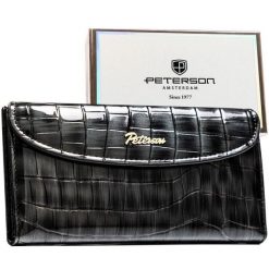 Szary portfel damski ze skóry ekologicznej z tłoczeniem na wzór skóry krokodyla, zamykany na zatrzask magnetyczny - Peterson. Szare portfele damskie Peterson, z aplikacjami, ze skóry ekologicznej. Za 94.99 zł.