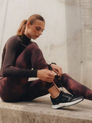 4F Buty treningowe na siłownię FAST_TRAINER damskie - czarne 37. Czarne obuwie treningowe damskie 4f, na fitness i siłownię. Za 299.99 zł.