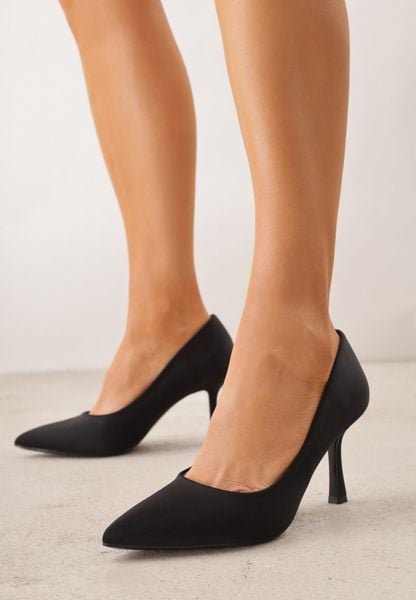 Czarne Klasyczne Szpilki z Gładkiej Tkaniny Orianna. Czarne szpilki Born2be, bez wzorów, z jeansu, bez obcasa. Za 99.99 zł.