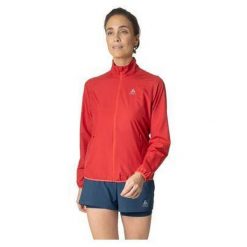 Kurtka techniczna damska ODLO Essential Light Jacket. Czerwone kurtki damskie Odlo, bez wzorów, bez kaptura. W wyprzedaży za 269.99 zł.