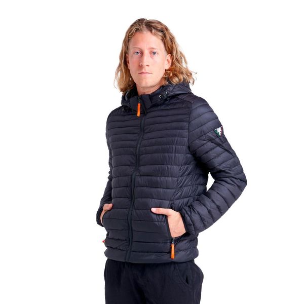 Męska kurtka Leone z kapturem i zamkiem Basic. Czarne kurtki męskie LEONE 1947 APPAREL, l, bez wzorów, z tkaniny, sportowe, z kapturem. W wyprzedaży za 279.50 zł.