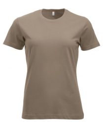 Clique New Classic-T Women Koszulka bawełniana – krój contemporary – caffe latte. Brązowe t-shirty damskie CLIQUE, xs, bez wzorów, z bawełny, bez kołnierzyka. Za 104.58 zł.