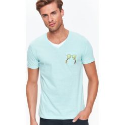 T-SHIRT KRÓTKI RĘKAW MĘSKI. Zielone t-shirty męskie TOP SECRET, l, bez wzorów, z bawełny, bez kołnierzyka. W wyprzedaży za 9.99 zł.