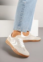 Beżowe Sneakersy Typu Kultowe Tenisówki Zdobione Przeszyciami Naporae. Brązowe trampki i tenisówki damskie Renee, z aplikacjami, z jeansu. Za 79.99 zł.