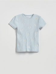 Bawełniany t-shirt z haftem - jasnoniebieski. Niebieskie koszulki dziewczęce Reserved, bez wzorów, z bawełny, bez ramiączek. Za 39.99 zł.