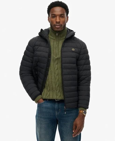 Superdry Kurtka Hooded Fuji Lite – lekko ocieplana. Czarne kurtki damskie Superdry., s, bez wzorów, z materiału, bez kaptura. Za 380.00 zł.