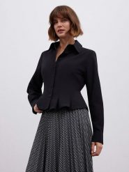 BGN Koszula w kolorze czarnym rozmiar: 40. Czarne koszule damskie BGN, bez wzorów, bez kołnierzyka, bez ramiączek. Za 87.40 zł.