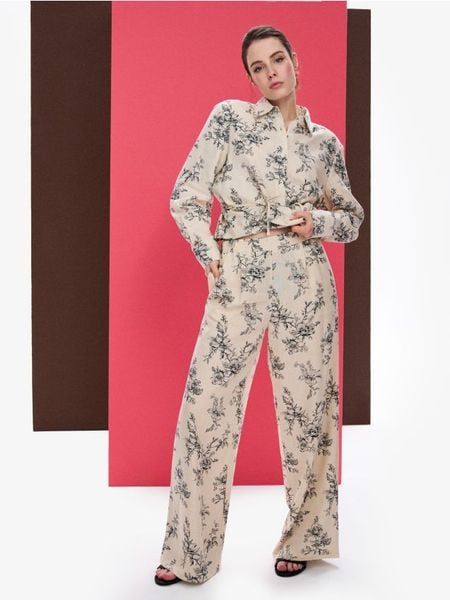 Spodnie wide leg z domieszką lnu - wielobarwny. Spodnie materiałowe damskie Sinsay, bez wzorów. W wyprzedaży za 45.99 zł.
