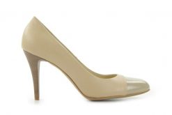 Czółenka Bayla-Ju 1276 SL Beż, Skóra naturalna - 36. Brązowe czółenka damskie Bayla, bez wzorów, z lakierowanej skóry, bez obcasa. W wyprzedaży za 44.10 zł.