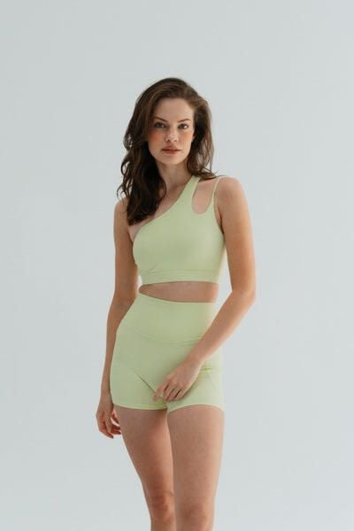 Szorty damskie do jogi Moonholi Glam z kieszeniami. Żółte spodenki sportowe damskie MOONHOLI, l, ze skóry, na fitness i siłownię. Za 189.00 zł.