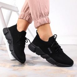 Buty sportowe damskie komfortowe czarne Big Star JJ274269. Czarne buty sportowe na co dzień damskie Big Star, bez wzorów, z materiału. Za 269.99 zł.
