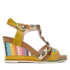 Sandały Laura Vita. Żółte sandały damskie Laura Vita, bez wzorów, bez obcasa, na koturnie. Za 429.99 zł.