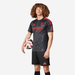 Koszulka piłkarska ADIDAS Benfica wyjazdowa 2024/2025. Topy sportowe damskie Adidas, l, bez wzorów, z materiału, bez ramiączek. Za 269.99 zł.