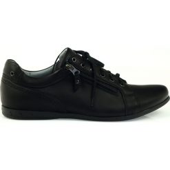 Czarne Riko buty męskie półbuty casualowe 856. Czarne buty sportowe na co dzień męskie Riko, ze skóry, bez zapięcia. Za 229.00 zł.