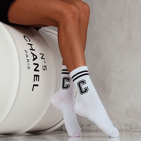 Skarpetki damskie - litera C 733 wh/bk. Białe skarpetki damskie Milena, bez wzorów, z bawełny. Za 15.90 zł.