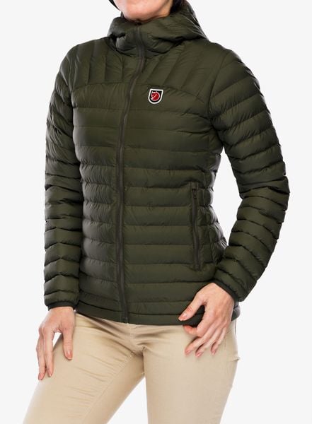 Kurtka ocieplana damska Fjallraven Expedition Latt Hoodie. Zielone kurtki damskie Fjällräven, na zimę, s, bez wzorów, z materiału, bez kaptura. Za 928.39 zł.