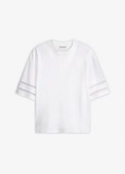 T-shirt z czystej bawełny organicznej. Białe t-shirty damskie bonprix, z aplikacjami, z bawełny, bez kołnierzyka. Za 79.99 zł.