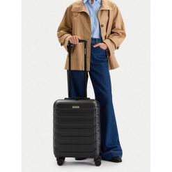 Walizka kabinowa GINO ROSSI. Czarne walizki Gino Rossi, bez wzorów. Za 259.99 zł.