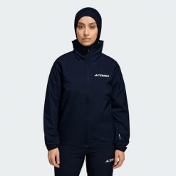 Kurtka przeciwdeszczowa Multi Essentials 2L. Niebieskie kurtki przeciwdeszczowe damskie Adidas, l, bez kaptura, climaproof (adidas). Za 439.00 zł.