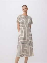 Sukienka we wzór - wielobarwny. Sukienki damskie Reserved, l, bez wzorów, z tkaniny, bez kołnierzyka, bez ramiączek, rozkloszowane. W wyprzedaży za 69.99 zł.