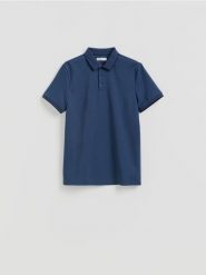 Koszulka polo slim - granatowy. Niebieskie koszulki polo męskie Reserved, l, bez wzorów, z bawełny, bez ramiączek. Za 89.99 zł.