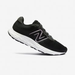 Buty do biegania damskie New Balance 520 V8. Obuwie do biegania damskie New Balance. W wyprzedaży za 259.88 zł.