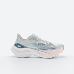 Buty do biegania damskie Kiprun KD900.2. Czerwone obuwie do biegania damskie KIPRUN. Za 349.99 zł.