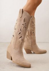 Ciemnobeżowe Kozaki Kowbojki na Stożkowym Obcasie z Ażurową Cholewką Tidanna. Brązowe kozaki damskie Born2be, z jeansu, bez obcasa, na obcasie. Za 139.99 zł.