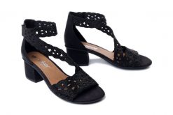 Rieker 64657-00 black, sandały damskie. Czarne sandały damskie Rieker, bez wzorów, ze skóry ekologicznej, bez obcasa. Za 339.90 zł.